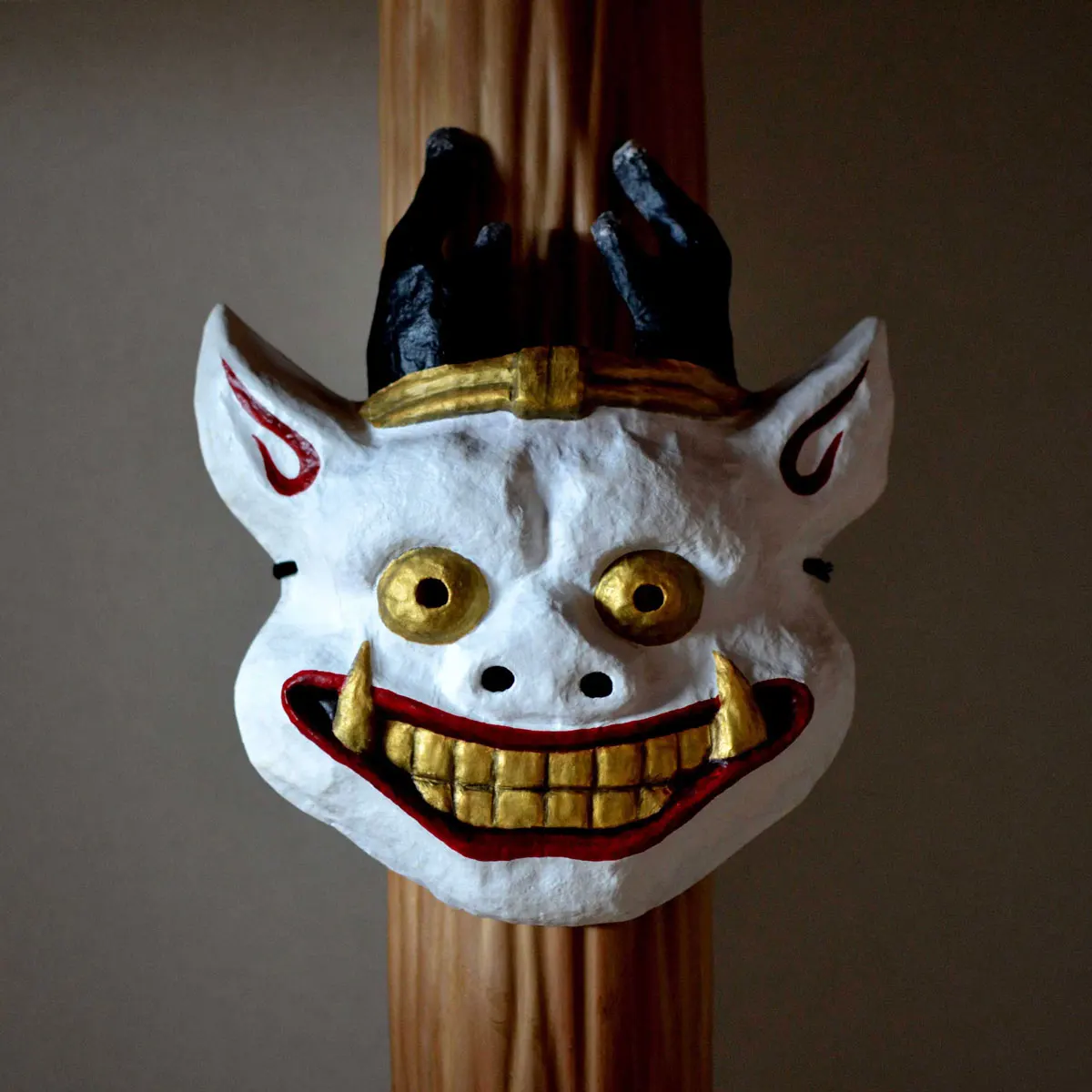 戸田光祐 作品集 デザイン アート｜KOHSUKE TODA PORTFOLIO Design Artwork｜神々の八幡神楽用の雷神面制作（手作りお面）・装束制作縫製